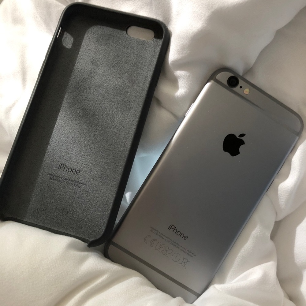 iPhone 6, Unlocked, 128GB, +Apple case, Like new!